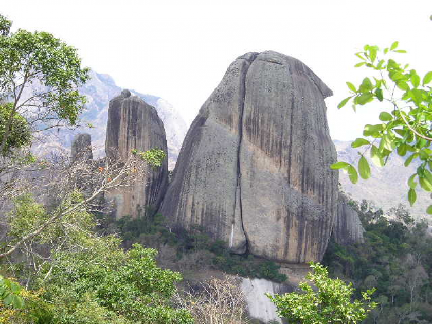 Pedra Rachada de Jacinto